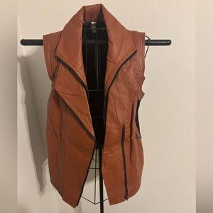 Leather Mural Vest with Wide Collar and Asymmetrical Zipper